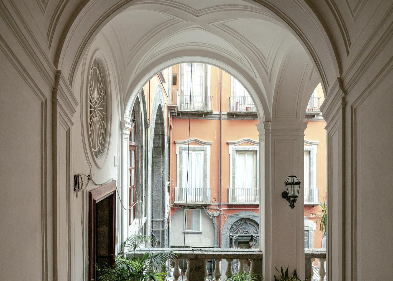 ホテル Carafa Di Maddaloni Residenza Di Charme ナポリ エクステリア 写真
