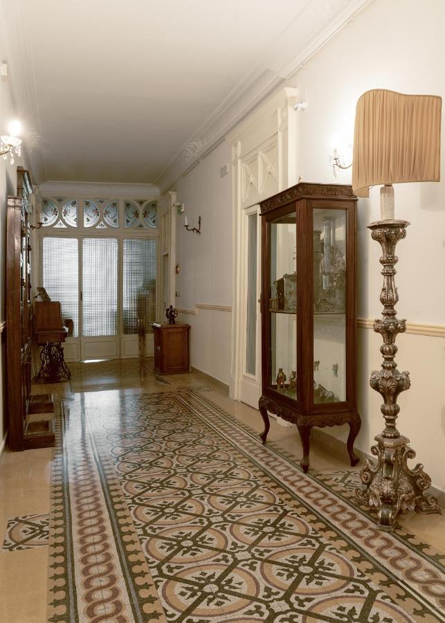 ホテル Carafa Di Maddaloni Residenza Di Charme ナポリ エクステリア 写真