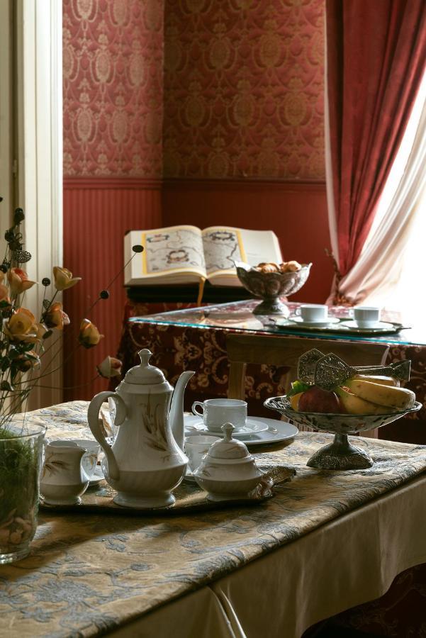 ホテル Carafa Di Maddaloni Residenza Di Charme ナポリ エクステリア 写真