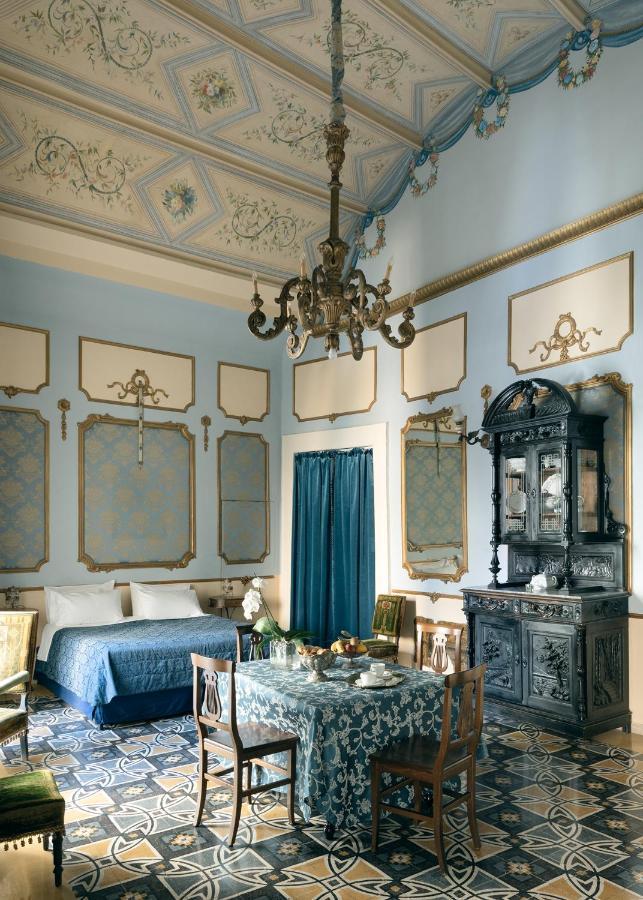ホテル Carafa Di Maddaloni Residenza Di Charme ナポリ エクステリア 写真