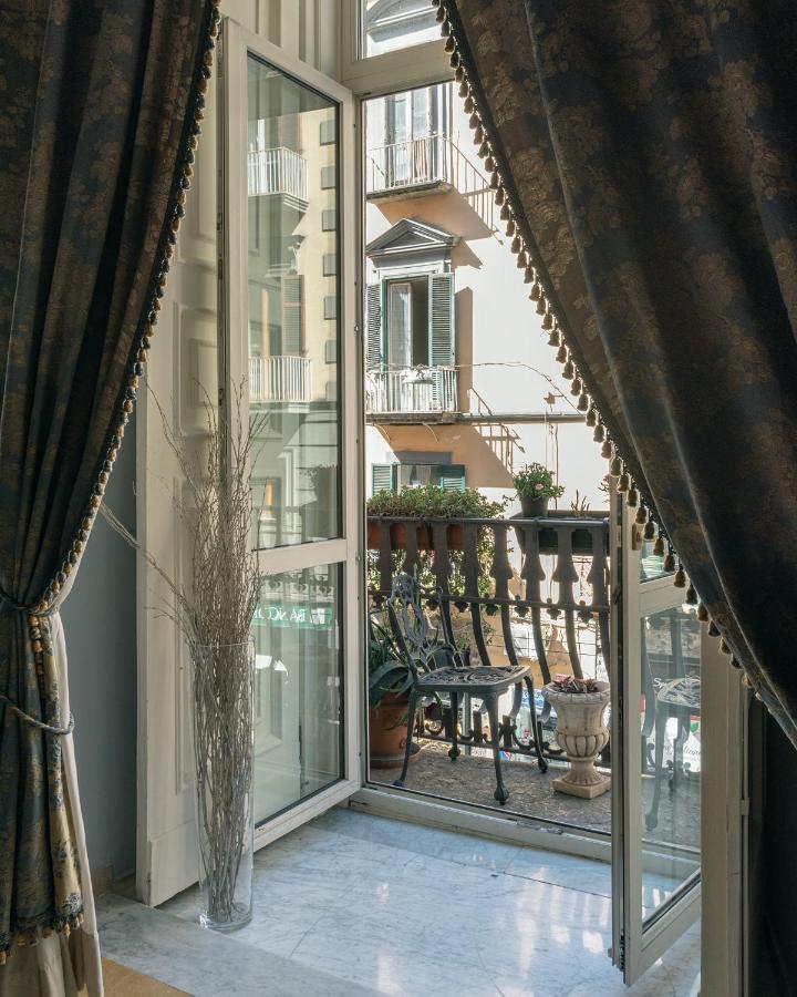 ホテル Carafa Di Maddaloni Residenza Di Charme ナポリ エクステリア 写真
