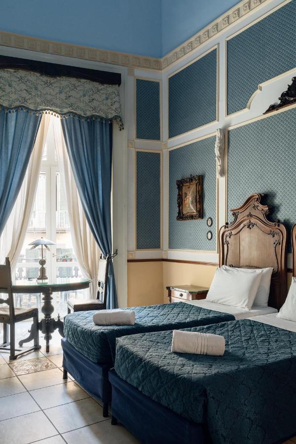 ホテル Carafa Di Maddaloni Residenza Di Charme ナポリ エクステリア 写真