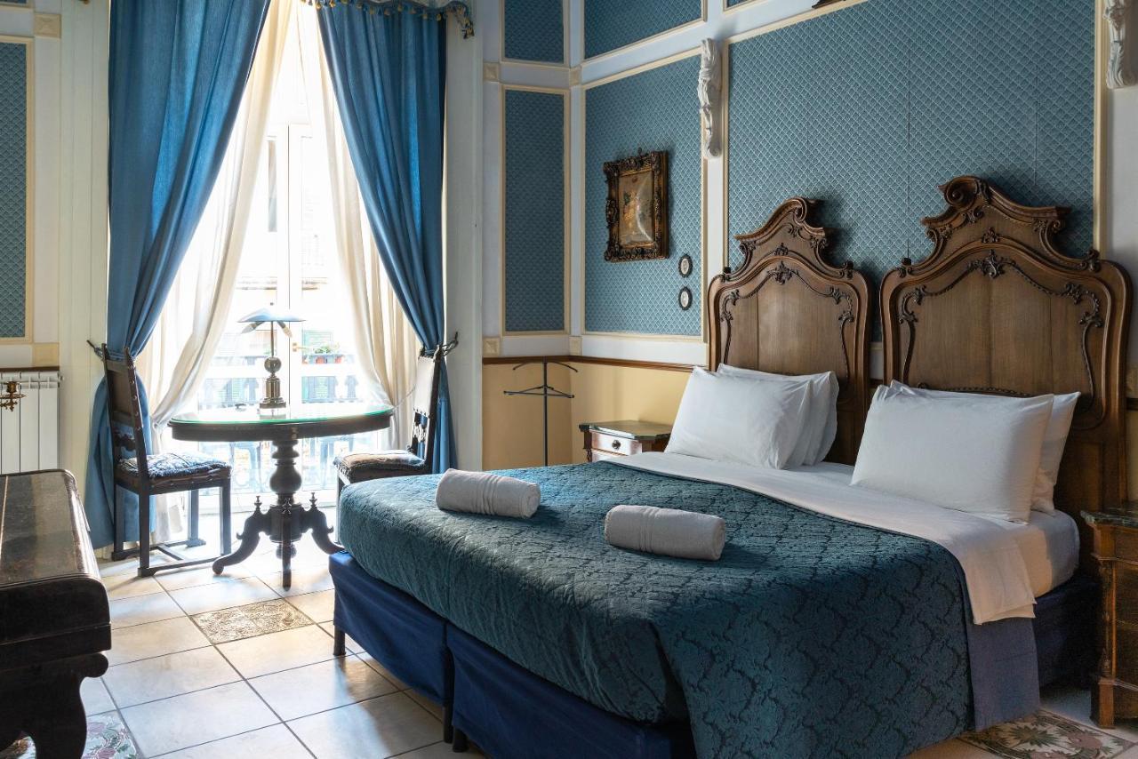 ホテル Carafa Di Maddaloni Residenza Di Charme ナポリ エクステリア 写真