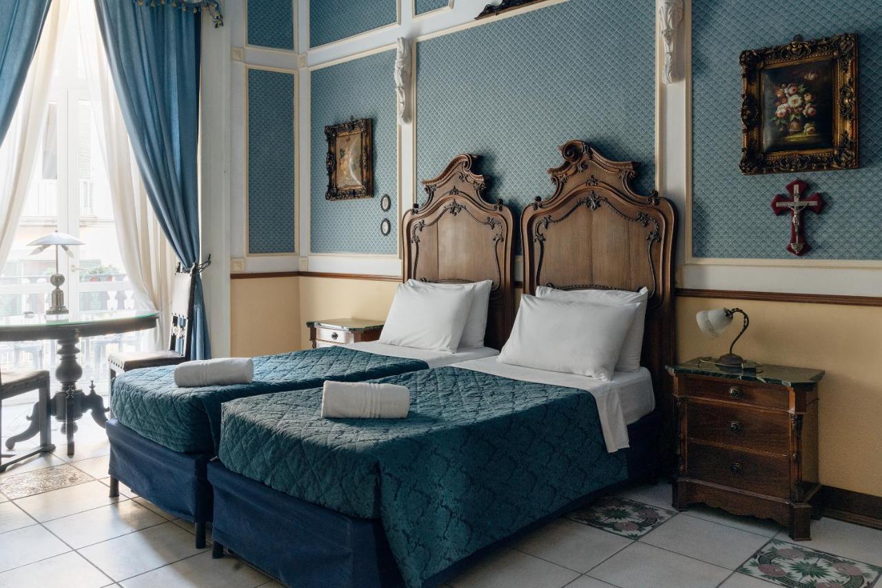 ホテル Carafa Di Maddaloni Residenza Di Charme ナポリ エクステリア 写真