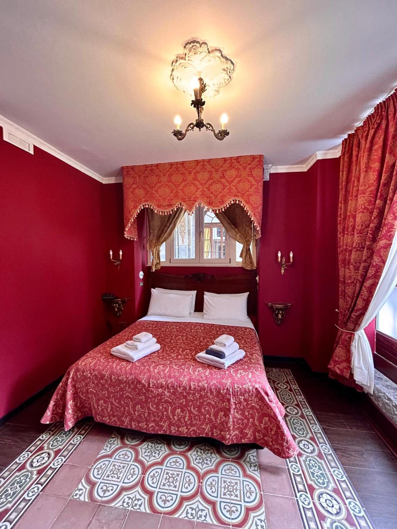 ホテル Carafa Di Maddaloni Residenza Di Charme ナポリ エクステリア 写真