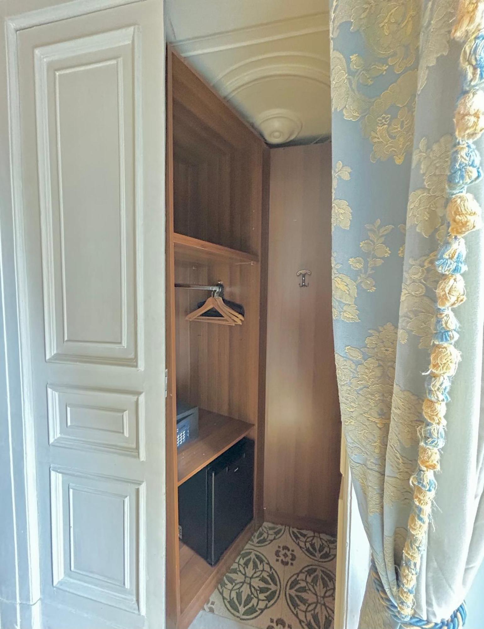 ホテル Carafa Di Maddaloni Residenza Di Charme ナポリ エクステリア 写真