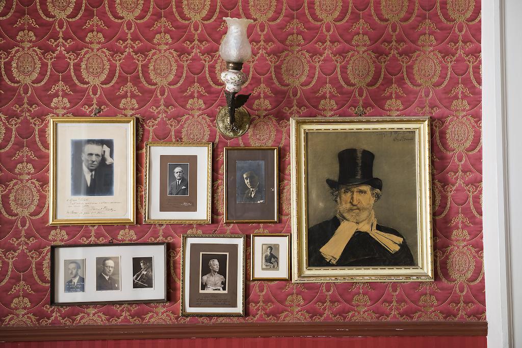 ホテル Carafa Di Maddaloni Residenza Di Charme ナポリ エクステリア 写真