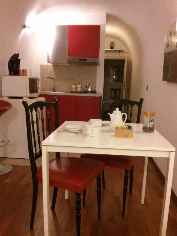 ホテル Carafa Di Maddaloni Residenza Di Charme ナポリ エクステリア 写真