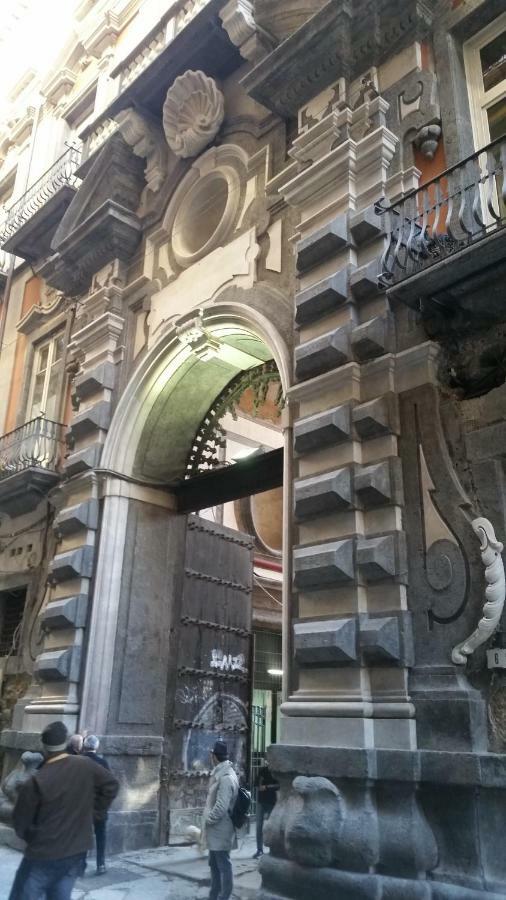 ホテル Carafa Di Maddaloni Residenza Di Charme ナポリ エクステリア 写真